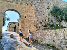 Charger l&#39;image dans la galerie, EXCLUSIVE DINING EXPERIENCE IN MONTERIGGIONI
