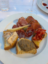 Charger l&#39;image dans la galerie, EXCLUSIVE DINING EXPERIENCE IN MONTERIGGIONI
