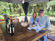 Carregar imagem no visualizador da galeria, TRUFFLE HUNTING IN TUSCANY
