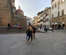 Load image into Gallery viewer, FLORENCE WALKING TOUR: Medici, art, gastronomy
